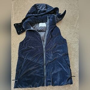 Athleta Lofty Velvet Black Full Zip Down Puffer Vest with Hood size XS